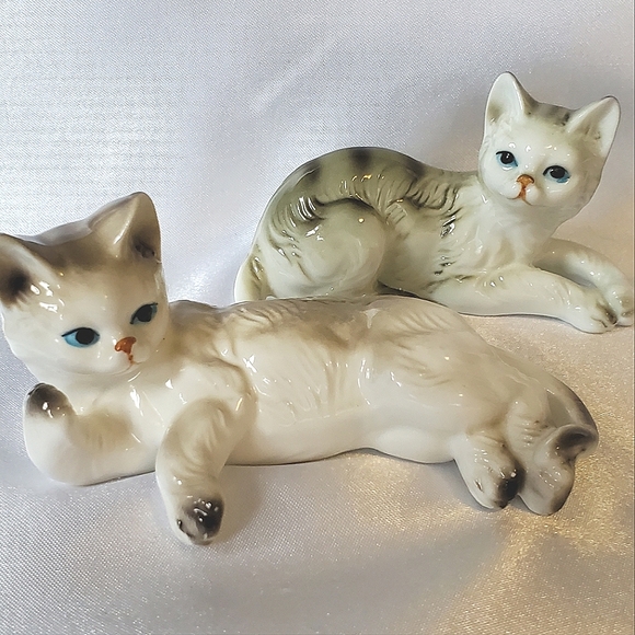 Vintage Bone China Cat Figurines  Set of Two - Picture 3 of 14